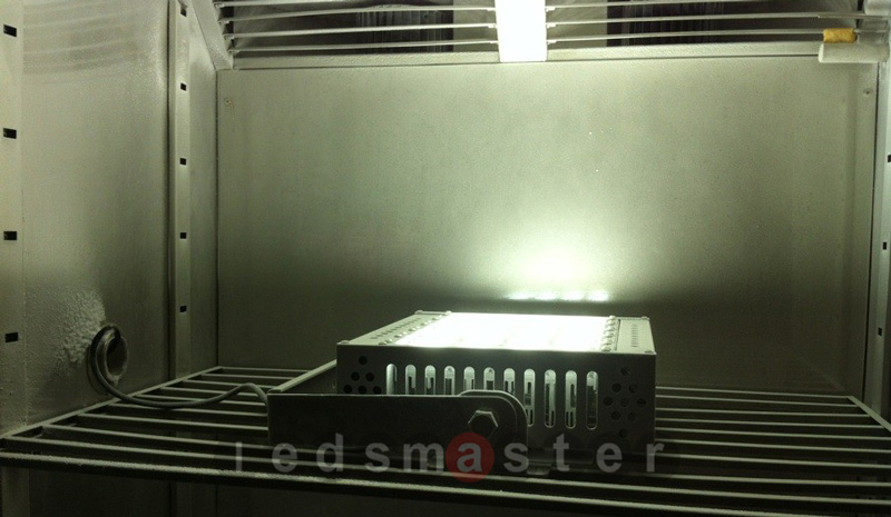 Aging test for floodlight 1000W