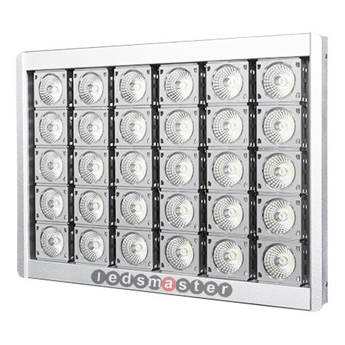 LED flood lamps for horse arena
